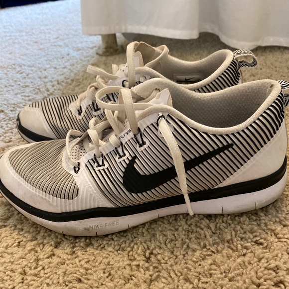 Nike fly wire men’s 7.5 - Picture 3 of 4